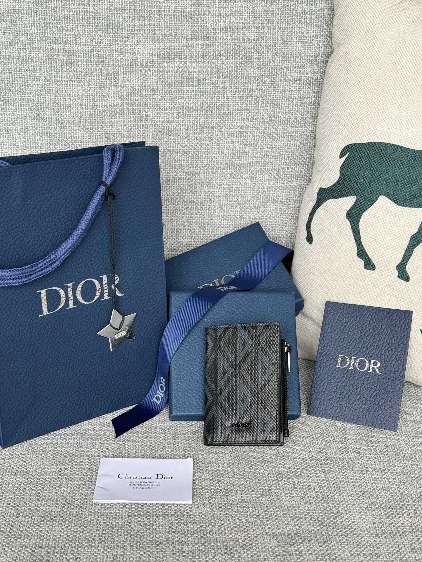 Dior C319 7.7x2x11.4cm 2